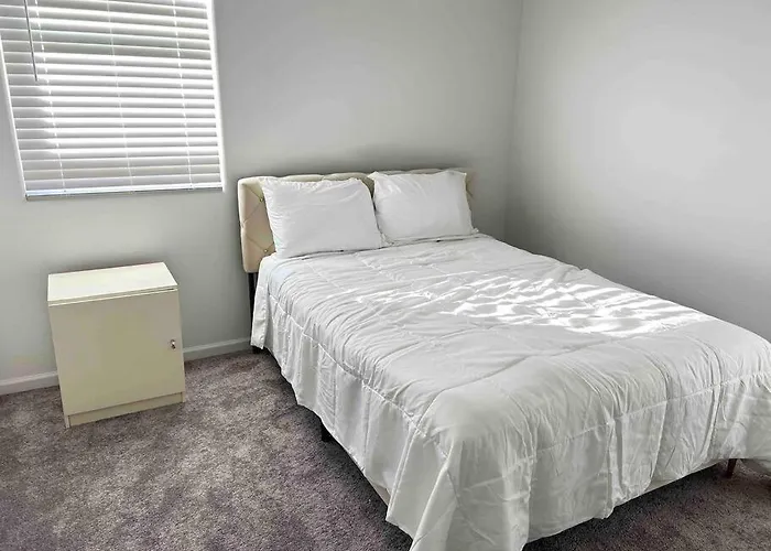 *home Away From Home* 5 Min Away From Stadium Ferienhaus
